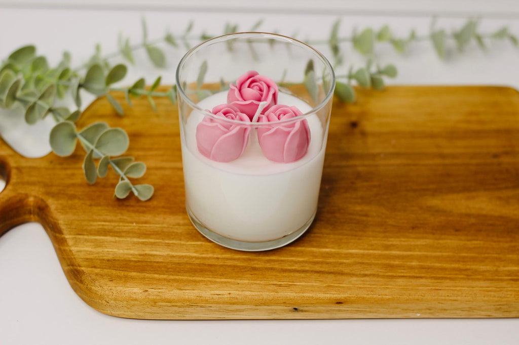 Limphoria "La Vie en Rose" Bardak Mum (Güllerin Hayatı İlk Aşk Mumu, Aşkın En Zarif Hali)